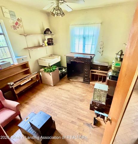 713 E Greenlawn Avenue, Lansing, MI 48910