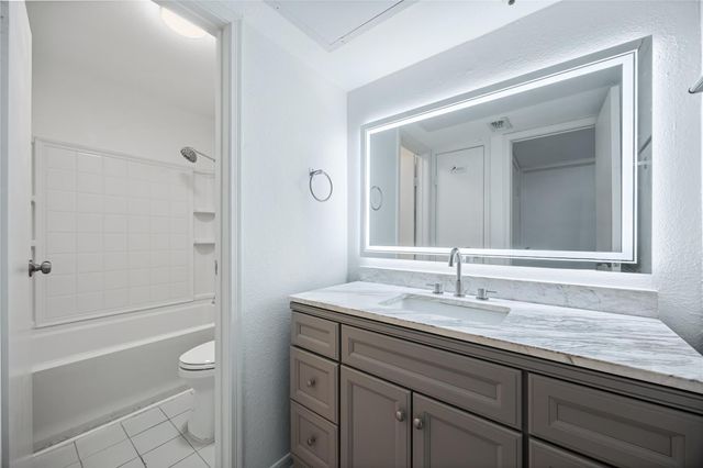 2120 El Paseo Street 803, Houston, TX 77054