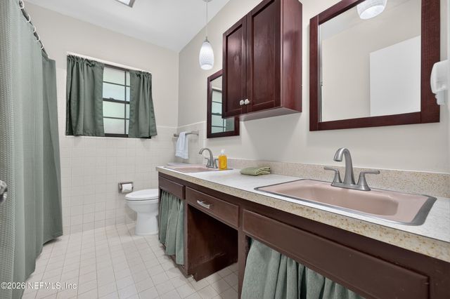 1860 SUNNYMEADE Drive, Jacksonville, FL 32211
