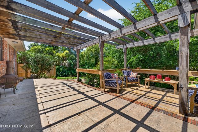1860 SUNNYMEADE Drive, Jacksonville, FL 32211