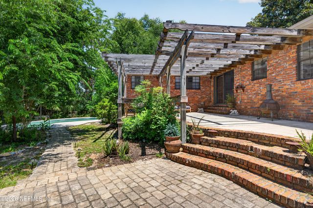 1860 SUNNYMEADE Drive, Jacksonville, FL 32211