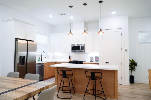 2706 Cochran Street, Houston, TX 77009