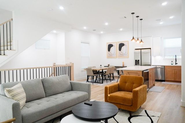 2706 Cochran Street, Houston, TX 77009