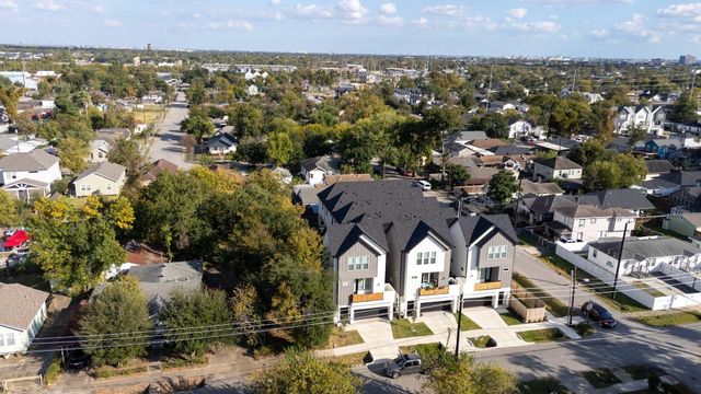 2706 Cochran Street, Houston, TX 77009