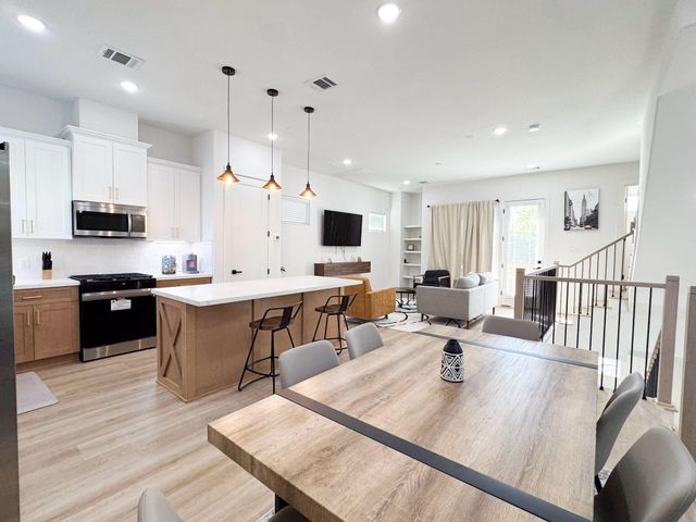 2706 Cochran Street, Houston, TX 77009