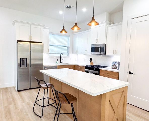 2706 Cochran Street, Houston, TX 77009