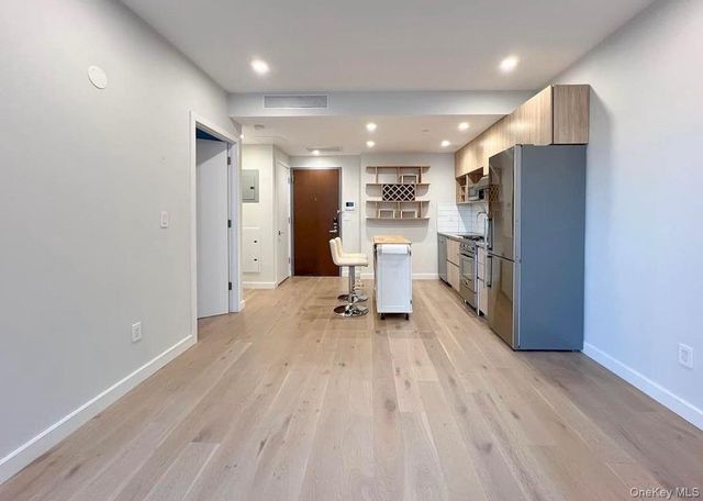 1433 31st Avenue 1F, Astoria, NY 11106