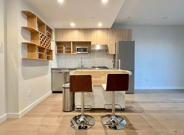 1433 31st Avenue 1F, Astoria, NY 11106