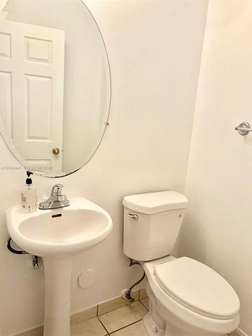 829 NW 208th Way, Pembroke Pines, FL 33029
