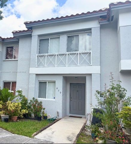 829 NW 208th Way, Pembroke Pines, FL 33029