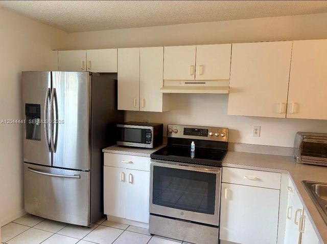 829 NW 208th Way, Pembroke Pines, FL 33029
