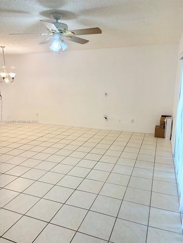 829 NW 208th Way, Pembroke Pines, FL 33029