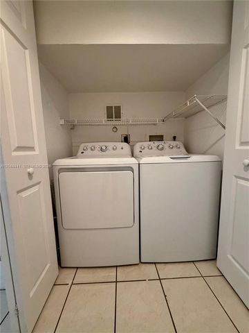 829 NW 208th Way, Pembroke Pines, FL 33029