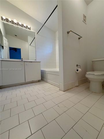 829 NW 208th Way, Pembroke Pines, FL 33029