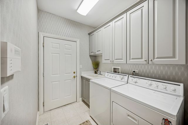 8711 Berkley Court, Orland Park, IL 60462