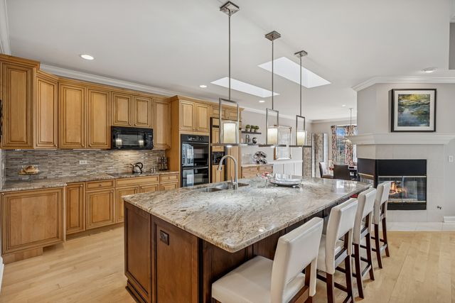 8711 Berkley Court, Orland Park, IL 60462