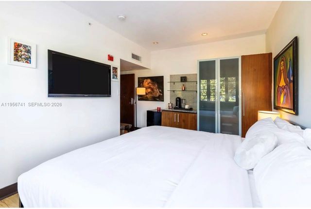 1036 Ocean Dr B201, Miami Beach, FL 33139