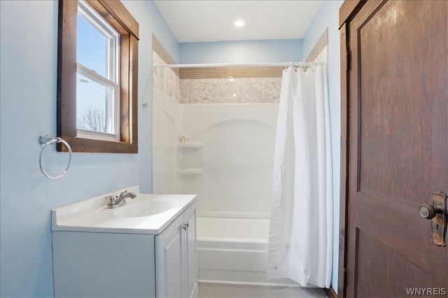 5041 Broadway, Lancaster, NY 14043
