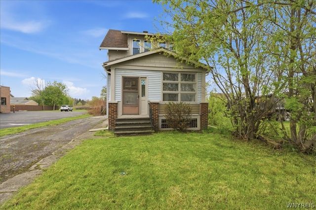 5041 Broadway, Lancaster, NY 14043