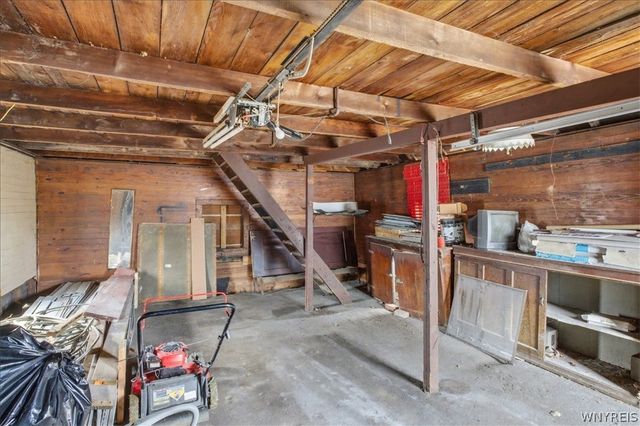 5041 Broadway, Lancaster, NY 14043