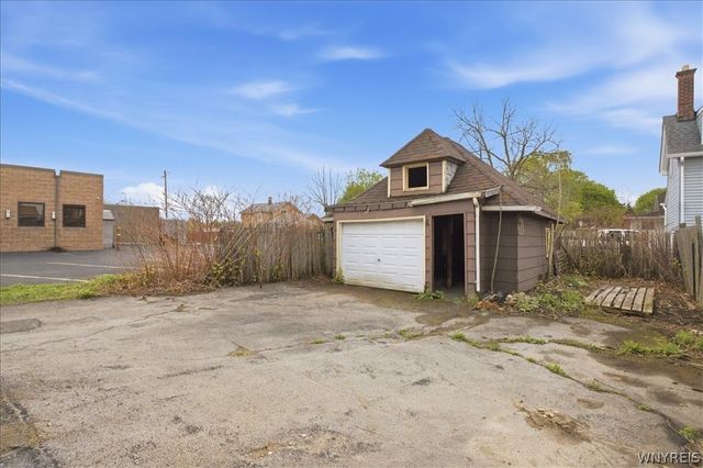 5041 Broadway, Lancaster, NY 14043