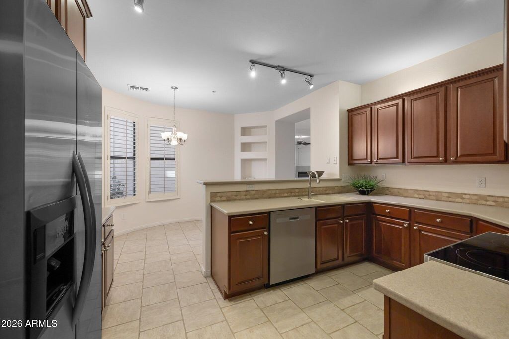Image 14 of property listing at 7445 E EAGLE CREST Drive 1143, Mesa, AZ 85207