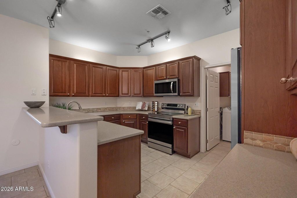 Image 4 of property listing at 7445 E EAGLE CREST Drive 1143, Mesa, AZ 85207