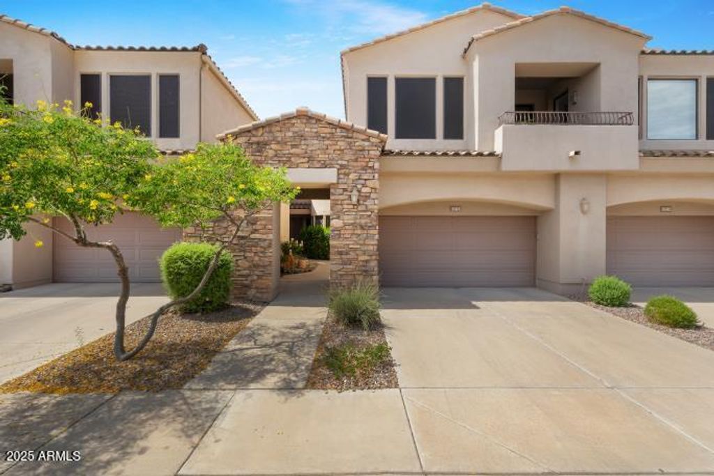 Image 5 of property listing at 7445 E EAGLE CREST Drive 1143, Mesa, AZ 85207