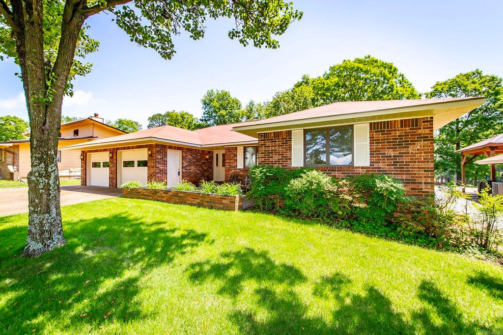 305 Snead Drive, Fairfield Bay, AR 72088