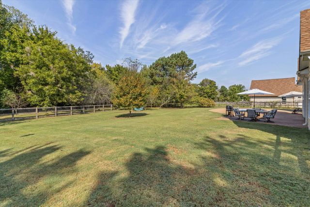 365 CROOKED CREEK DR, Oakland, TN 38060