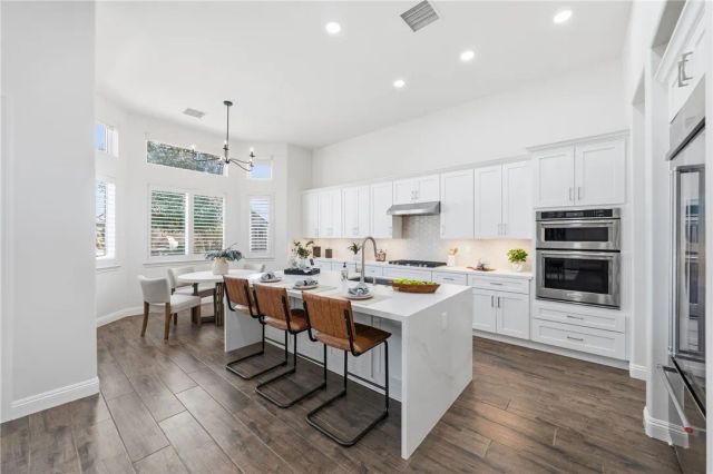 42490 Azure Sky Court, Murrieta, CA 92562