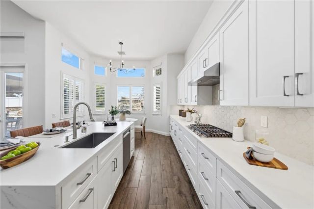 42490 Azure Sky Court, Murrieta, CA 92562