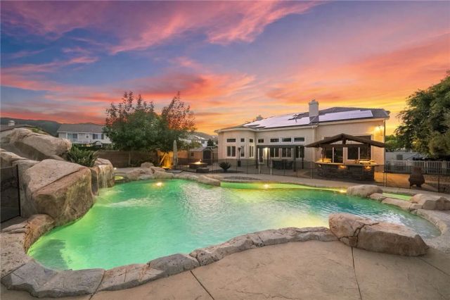42490 Azure Sky Court, Murrieta, CA 92562
