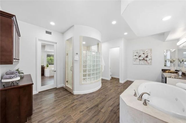 42490 Azure Sky Court, Murrieta, CA 92562