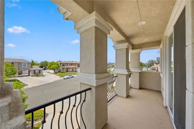 42490 Azure Sky Court, Murrieta, CA 92562