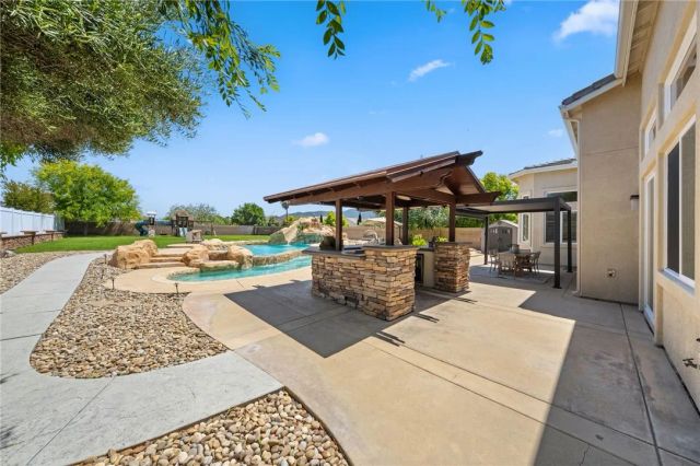 42490 Azure Sky Court, Murrieta, CA 92562