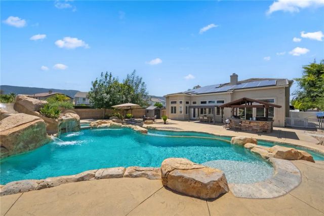 42490 Azure Sky Court, Murrieta, CA 92562