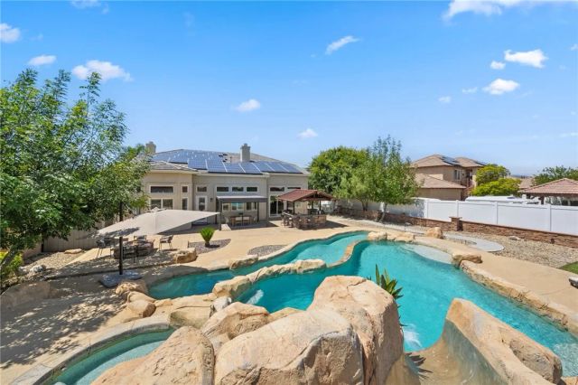 42490 Azure Sky Court, Murrieta, CA 92562