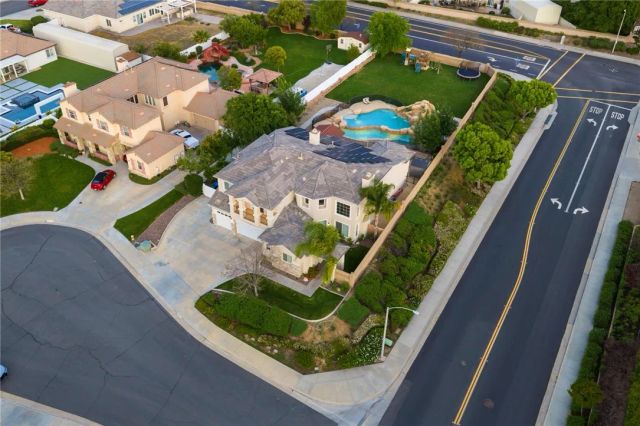 42490 Azure Sky Court, Murrieta, CA 92562