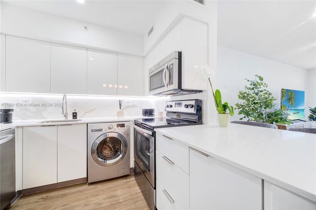 1500 Bay Rd 1558S, Miami Beach, FL 33139