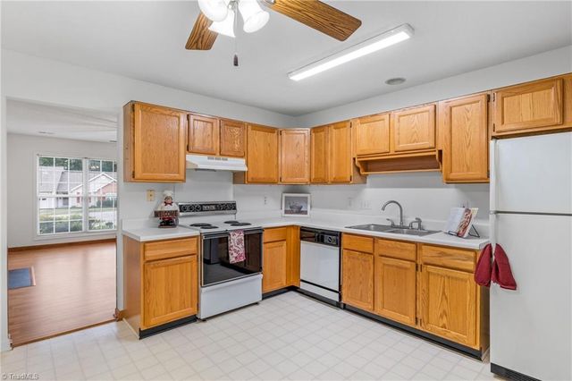 6910 Oak Bend Trail, Greensboro, NC 27410