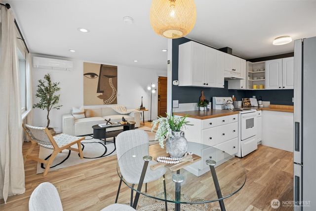 3912 S Findlay Street, Seattle, WA 98118