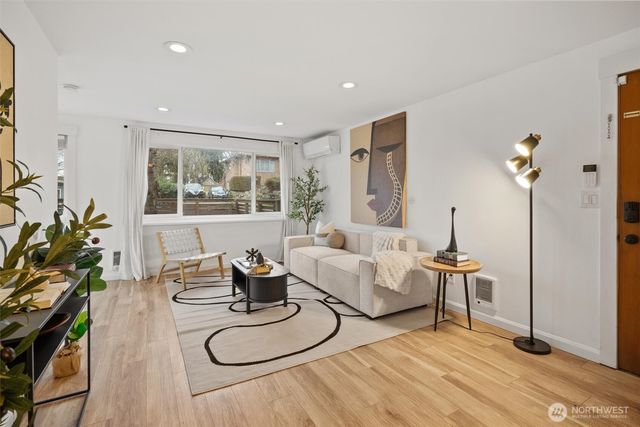3912 S Findlay Street, Seattle, WA 98118