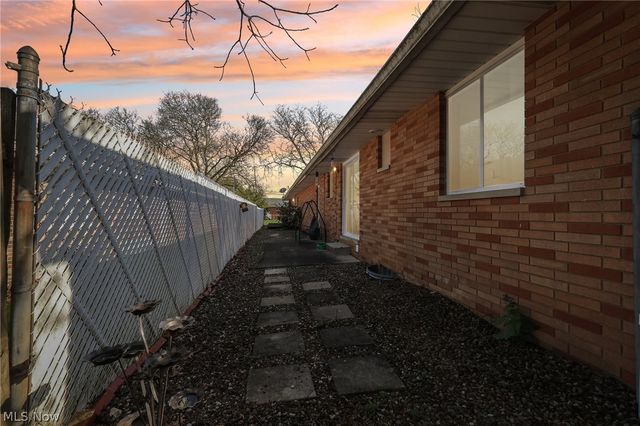 2830-2832 Morewood Road, Fairlawn, OH 44333
