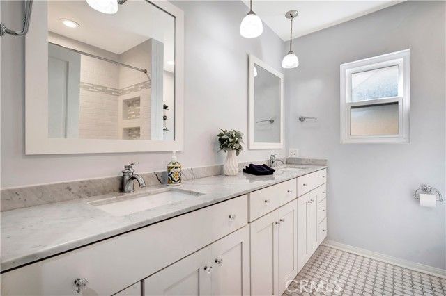 19631 Rosita Street, Tarzana (los Angeles), CA 91356