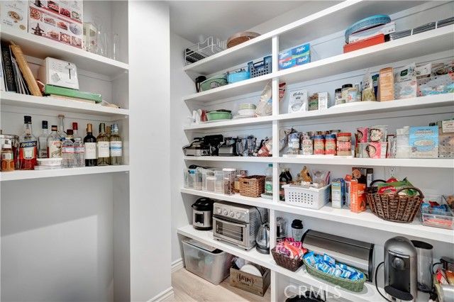 19631 Rosita Street, Tarzana (los Angeles), CA 91356