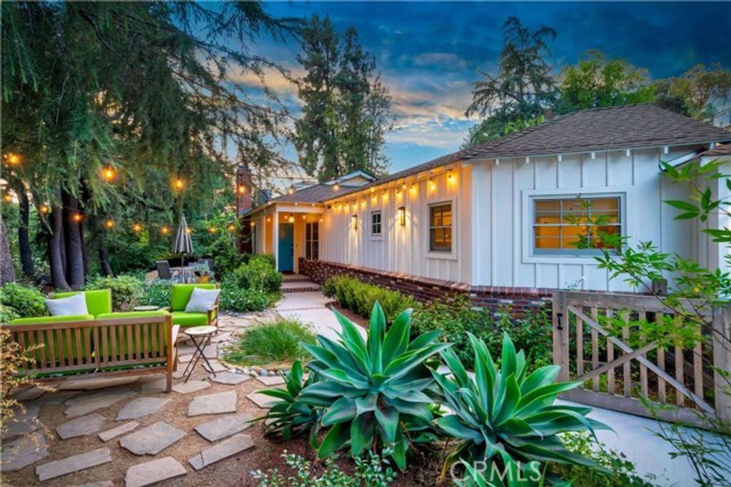 19631 Rosita Street, Tarzana (los Angeles), CA 91356