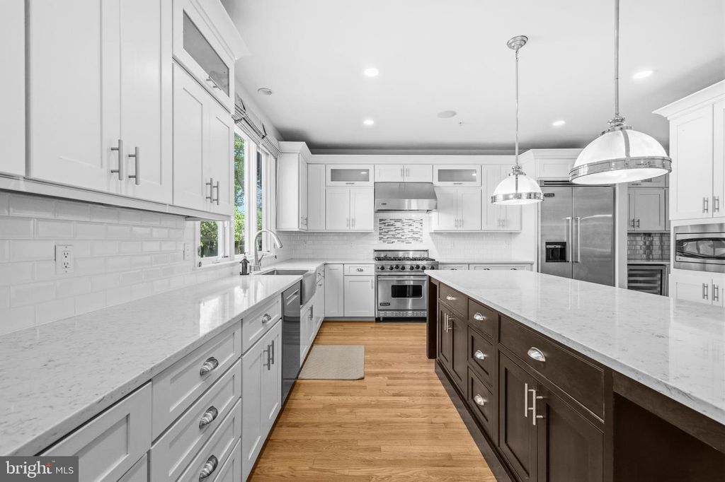 Image 11 of property listing at 9421 HOLLAND AVE, Bethesda, MD 20814