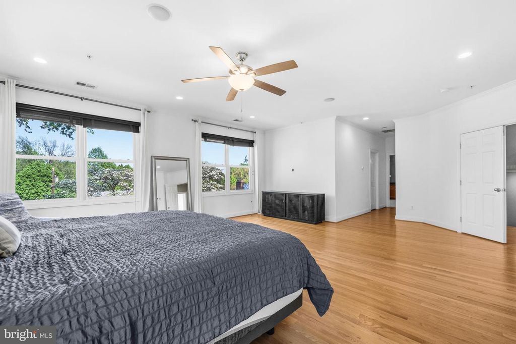 Image 25 of property listing at 9421 HOLLAND AVE, Bethesda, MD 20814