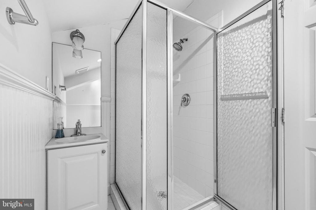 Image 43 of property listing at 9421 HOLLAND AVE, Bethesda, MD 20814